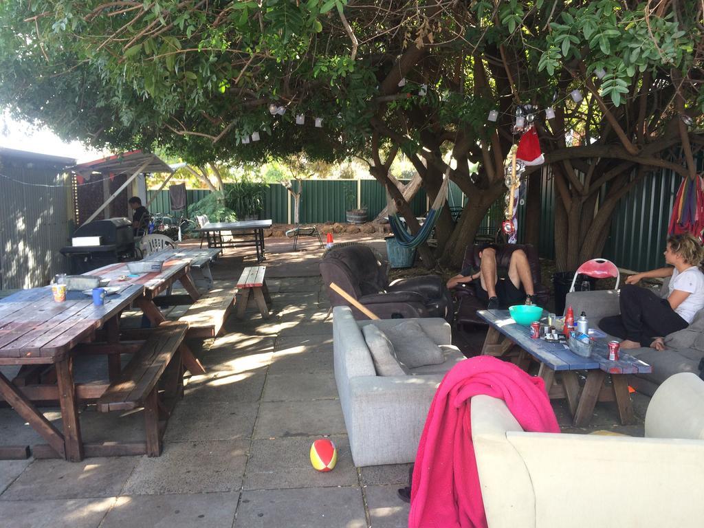Planet Inn Backpackers Perth Exterior photo